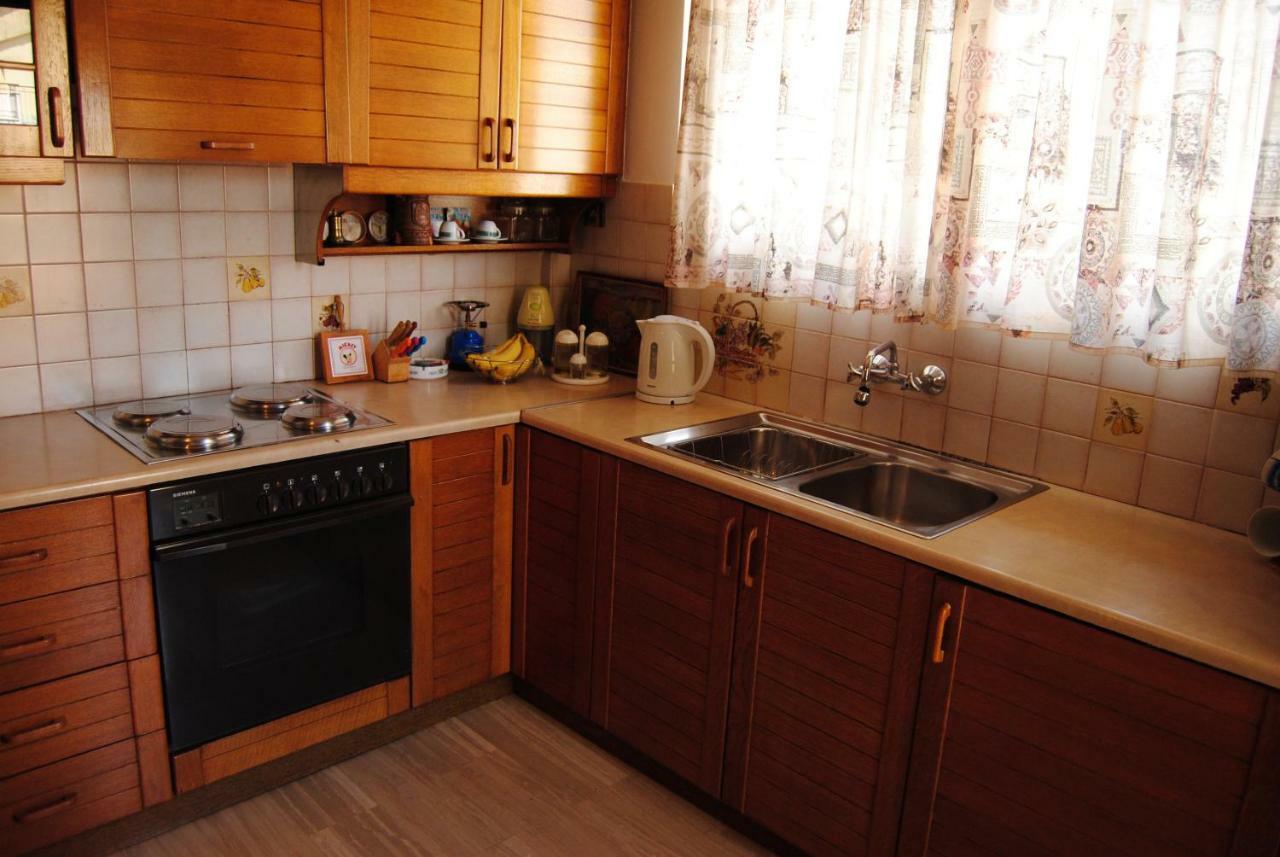 Apartment By The Beach Kalamata Bagian luar foto